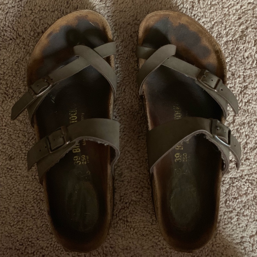 Birkenstocks size 39 (fits like size 8/8.5) women